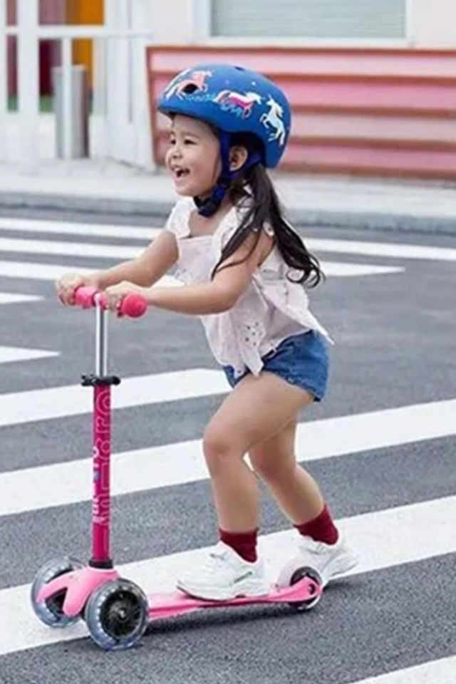 Micro Mini Deluxe Scooter Blue