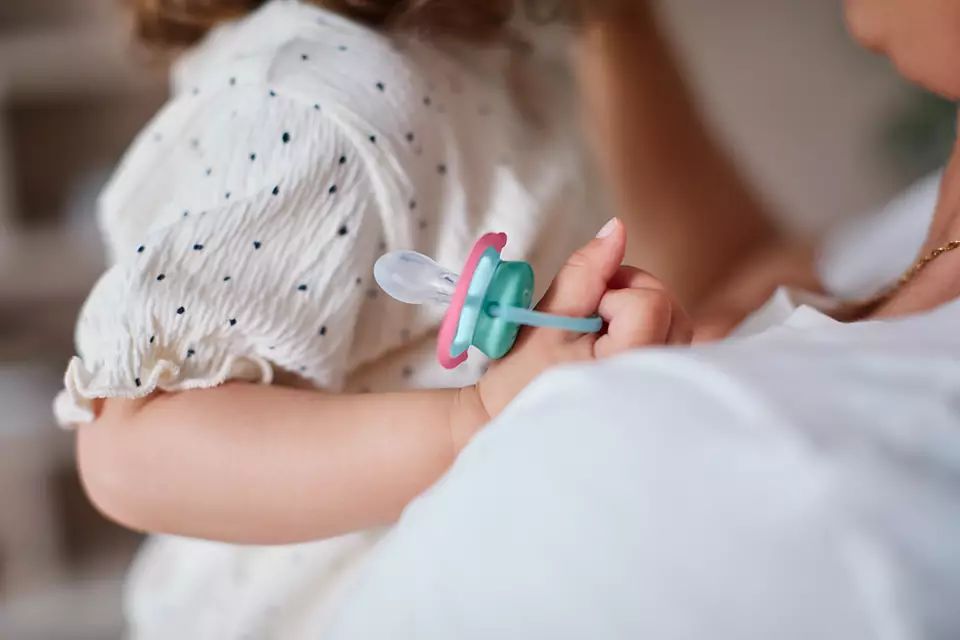 Philips Avent Ultra Air Emzik 18+ Ay Kız