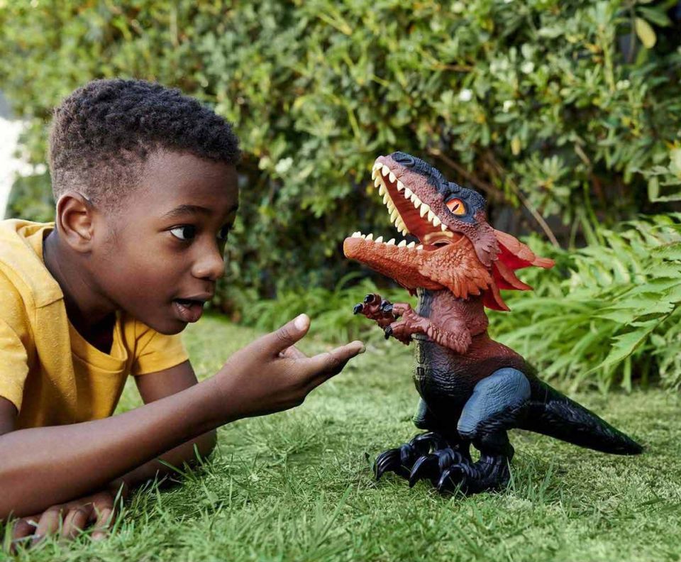 Jurassic World Uncaged Ateş Dinozoru Figürü GWD70